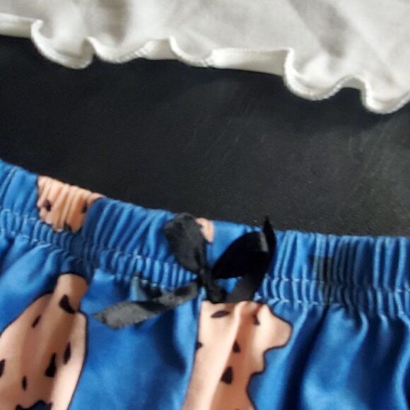Cookies Brand new! Adorable XL sized crop pajamas. - Picture 2 of 2